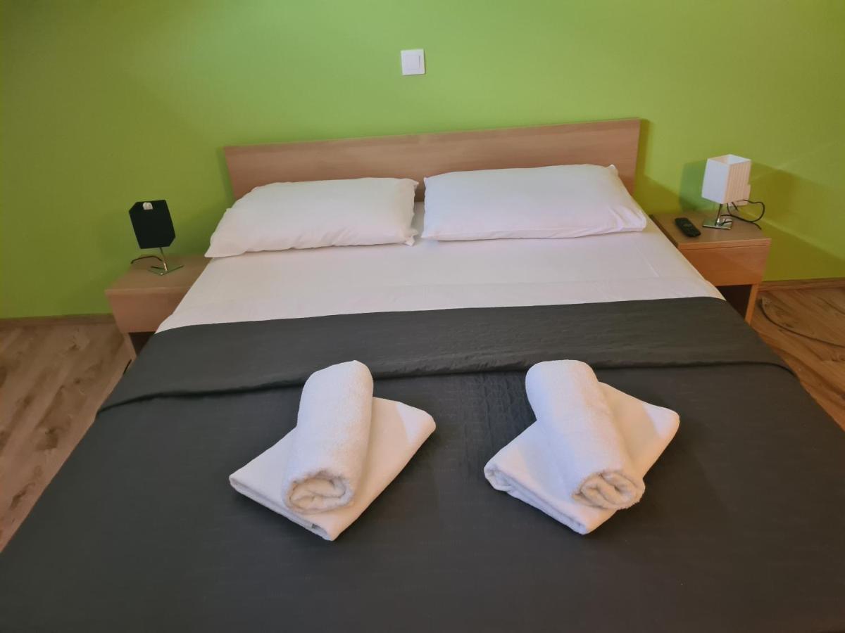 Apartments Jukic ポレッチ エクステリア 写真